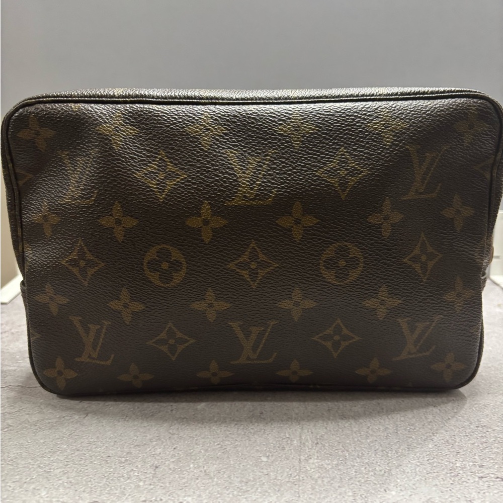 Louis Vuitton Monogram VINTAGE Trousse 23